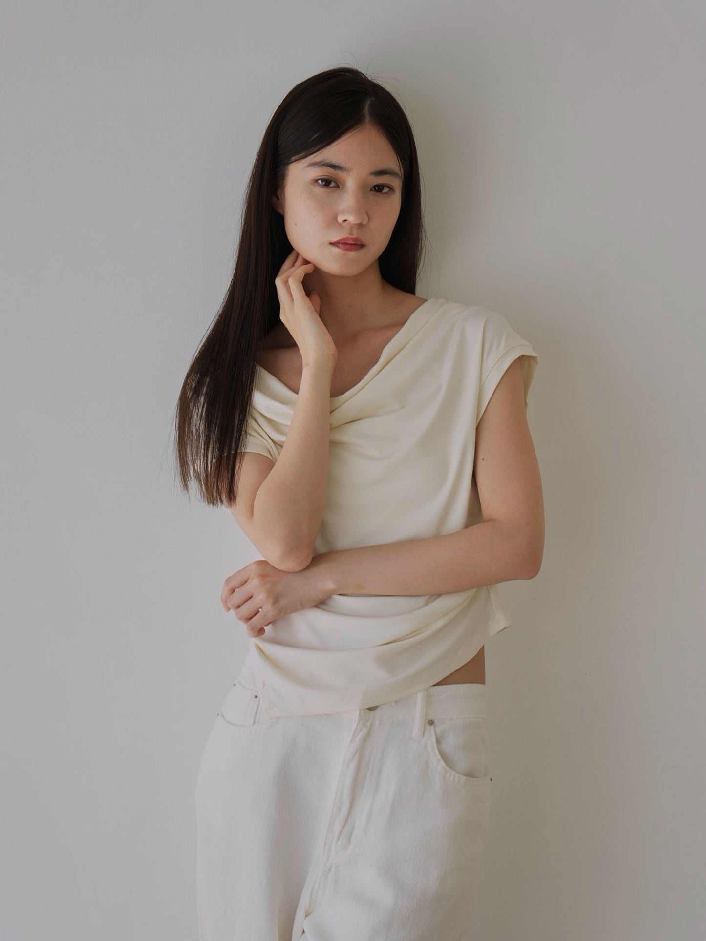 pleats line tee