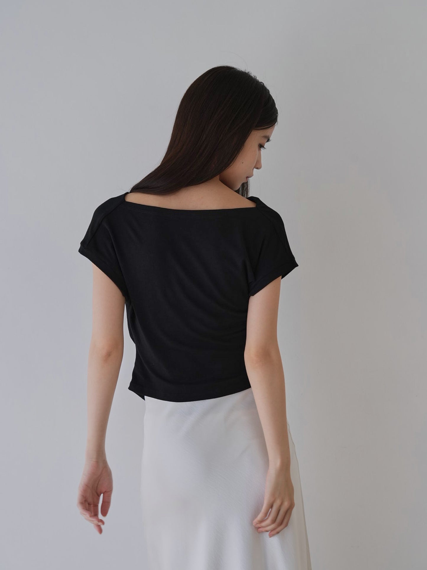 pleats line tee