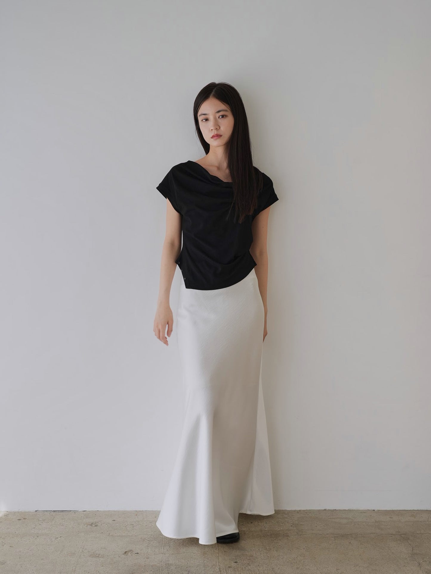 pleats line tee