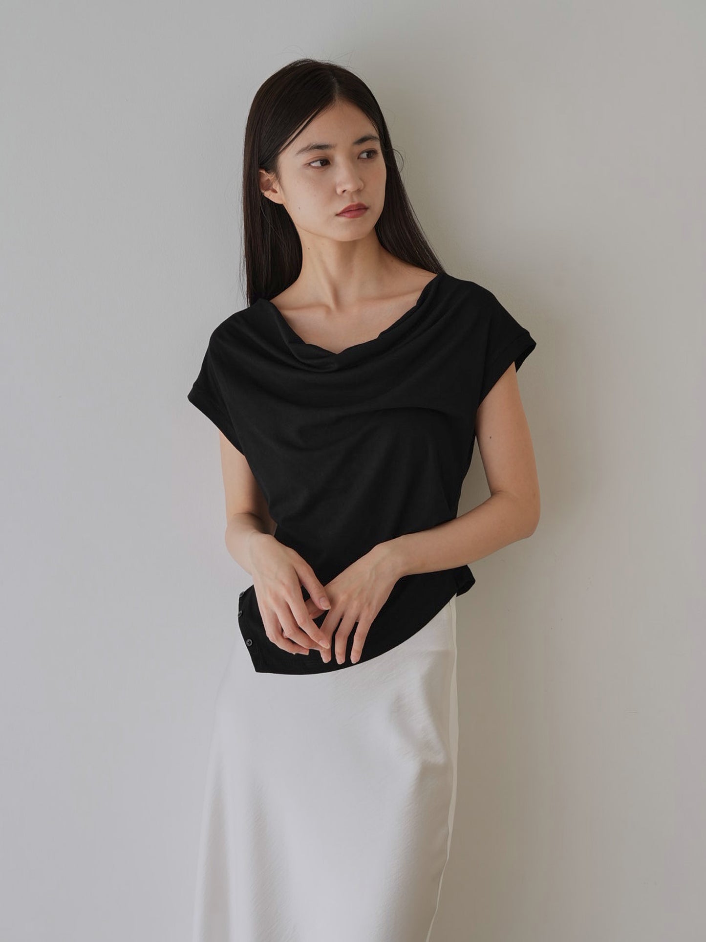 pleats line tee