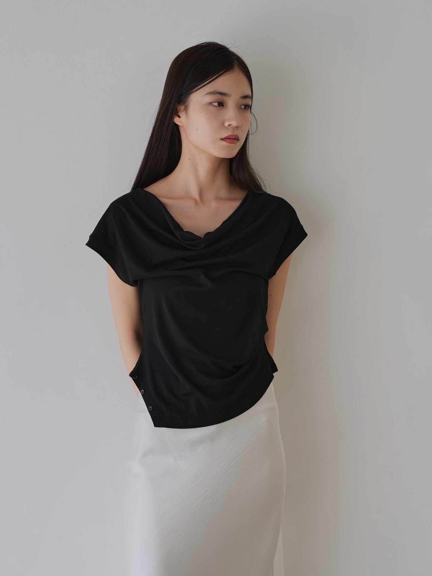 pleats line tee