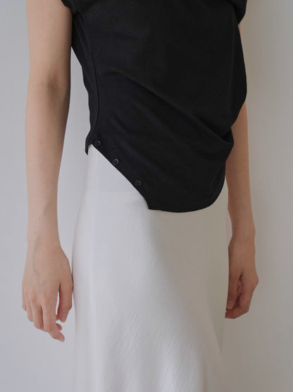 pleats line tee